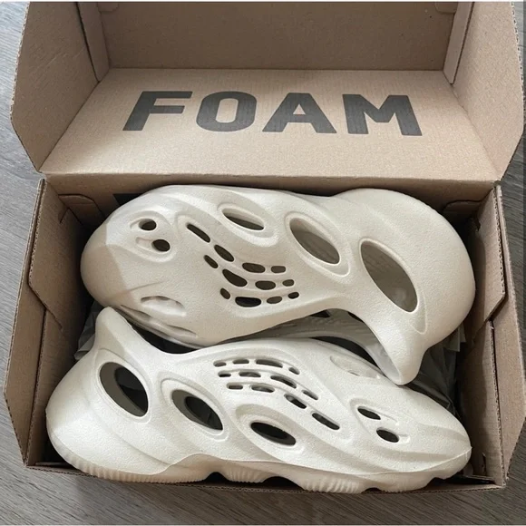 Yeezy foam runners Shoes - Picture 1 of 3